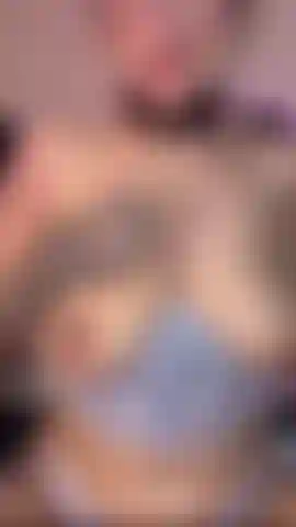 Mis grandes tetas están listas para follar tu dura polla. Las vibraciones de mi juguete hacen que mi coño se caliente mucho, mis piernas tiemblan del placer que me estoy dando follando y jugando con mi domi al mismo tiempo.