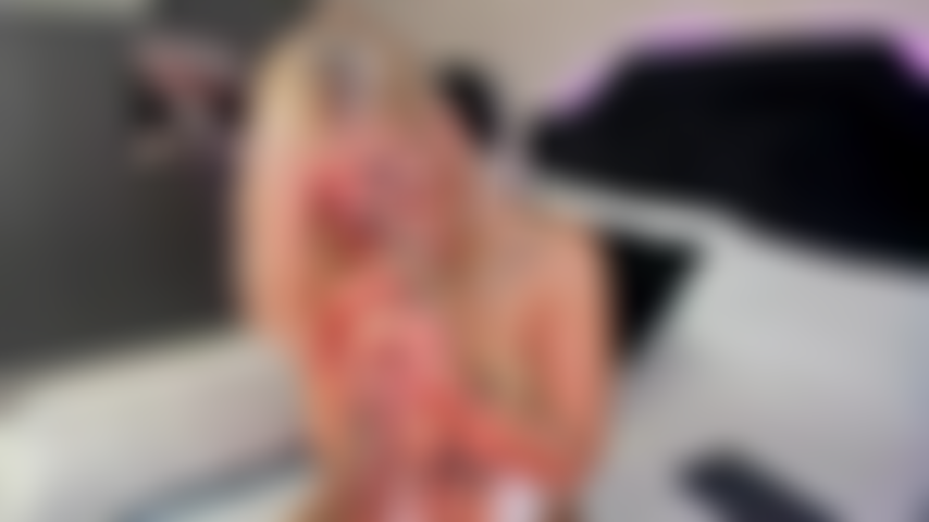 Chupar tu polla dura me pone más mojada de lo habitual, quiero sentirla dura hasta el fondo de mi coño.