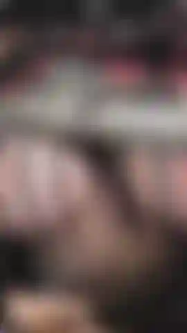 Sé que quieres tocar mis pechos después de lamerlos y morderlos. 💖.