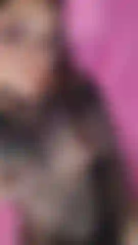Hola papi, ¿quieres ver mi coñito apretado y húmedo para ti? ¿Quieres un orgasmo con tu nombre?