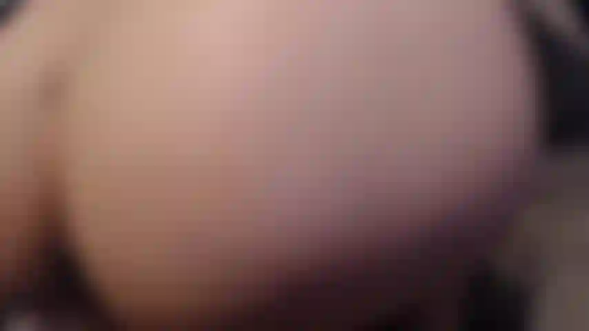 Pendejo cubierto de semen.