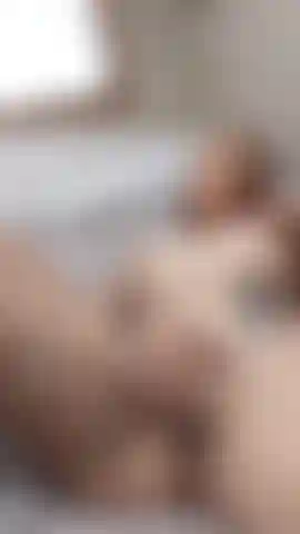 Caliente consolador post-entrenamiento y orgasmo vibrador.