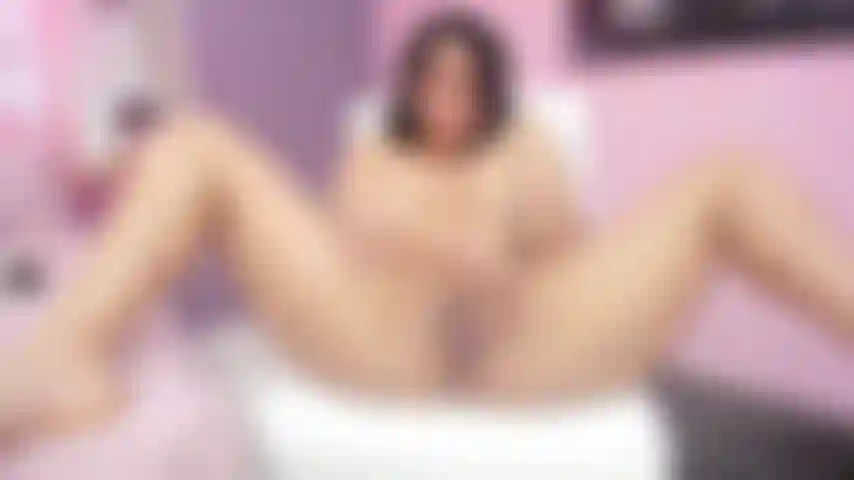 Pon bien tu cara, quiero que metas tu lengua dentro de mí.