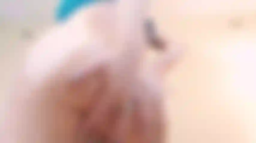 Palmadas en el culo engrasado.