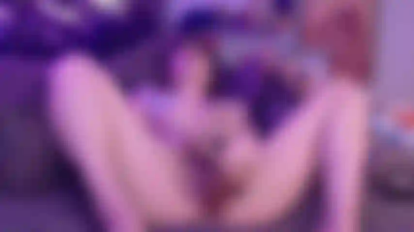 Fuera de cámara, corro con una polla grande y gruesa.