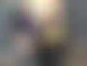 Te encanta mi polla! Uso mi falda de colegiala sexy, calcetines hasta los muslos y un diminuto sostén halter, también uso tu prenda favorita, por supuesto... ¡Mi arnés! Quieres mi polla! Te encanta estar de rodillas.