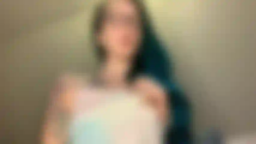 Ribete humillante! * Uso el nombre de robert en este video * solo eres un perdedor jerkaholic. Mirando mi perfección mientras te instruyo que te pajees tu polla de perdedor. Te humillo, provoco y te bordeo.