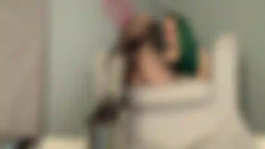 Ugh..... Hola perdedor. Es mejor que te sientas afortunada de que me haya tomado el tiempo para hacer esto para ti, para burlarme de tu existencia y burlarme de tu tendencia masturbatoria. Este es un joi perdedor intenso.