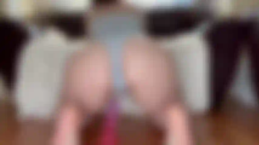 Cabalgando dildo, doggystyle, corrida.