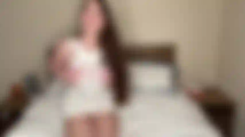 Striptease, juego de coño, joi, ruego por semen.