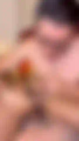 The mistress play with my pussy