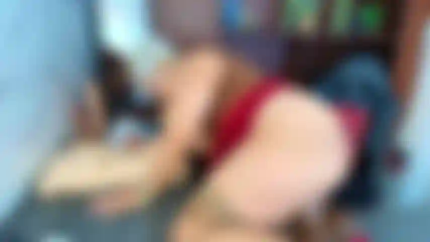 Te chupo la polla en la oficina.