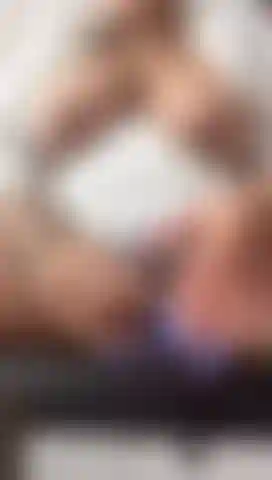 Me gusta tener el dildo dentro de mi coño.