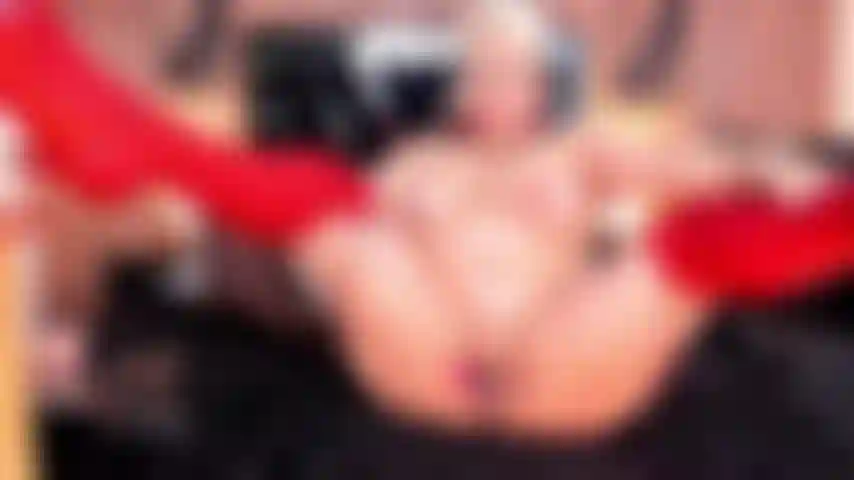 Me gusta masturbarme con los dedos mientras me ven.