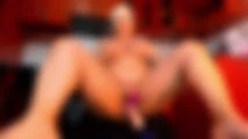 Follando con mi maquina en la cocina!!!