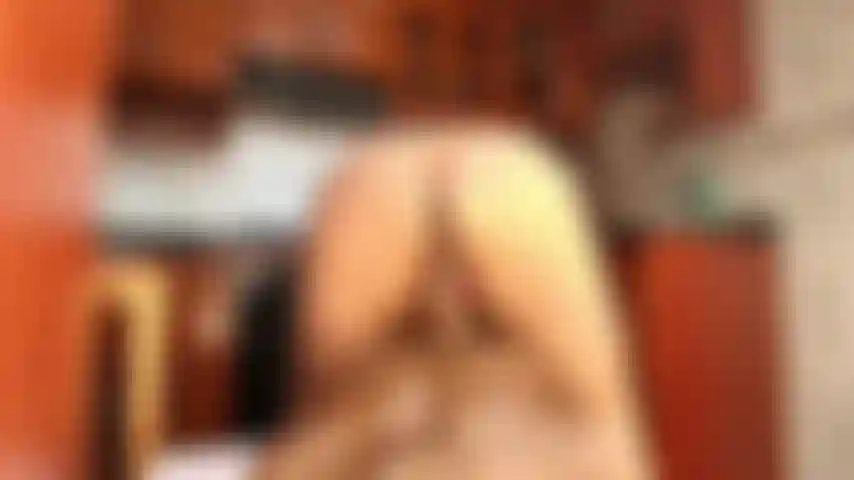 ¿Te gusta ver como entra y sale el dildo de mi coño maduro?