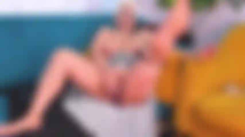 Madura se moja con su pene de 20 cm.