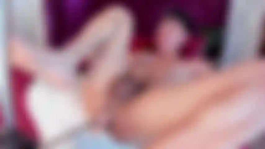 Disfrutando de mi máquina sexual.