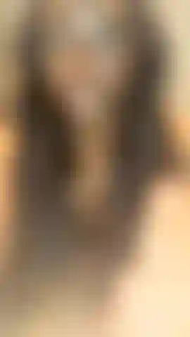 A complete 360 view of my curvy figure, sexy body and big ass, amazing tits, ending with the soft jiggle you were waiting to see.