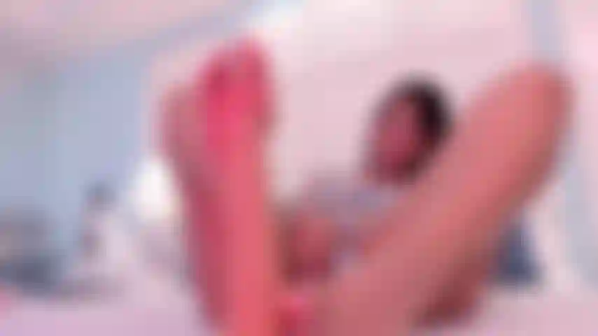 Mis pies harán todo el trabajo hoy! ¿No sabías lo que podía hacer con ellos? Mmm.