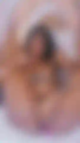 Masturbándome mi delicioso coño.