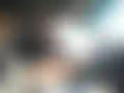 Me saco las tetas y manejo mostrándolas pero rápidamente las tapo. Cerca de casa y no quiero que me reconozcan, pero estoy cachonda. Me detengo y me toco el coño con los dedos y me saco las tetas.