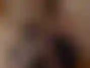 La zorra sissy debe ponerse en la jaula y luego la señora se burlará de él. Cuéntale sobre una gran polla que me folla y deja semen que él lamerá para limpiarlo. Me paga por soltar. Corre en mis guantes y lame limpia.