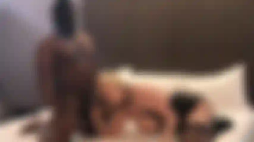 B / g trampa sexual con bbc sexo duro cabello tirando de la cara empujar al colchón juego de aire ligero 69 chupar y follar.