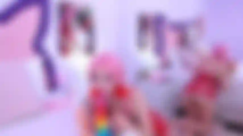 Chupando todos mis consoladores al mismo tiempo e imaginando tu polla.