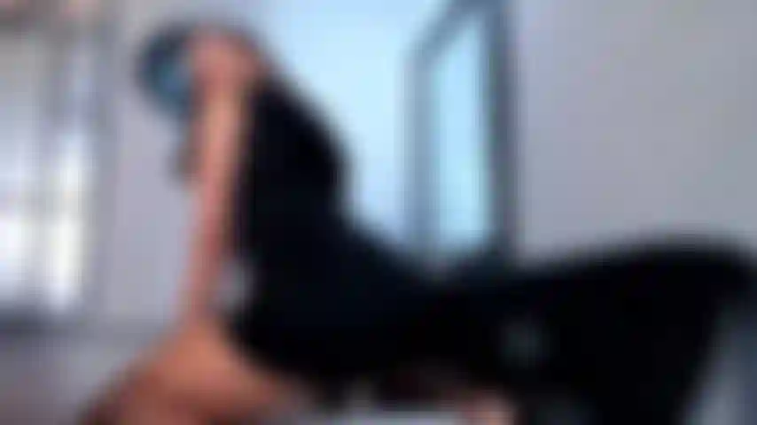 We play with my sexy ass