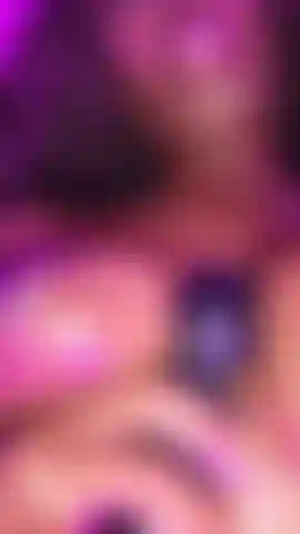 Jugando con las tetas y mi domi.