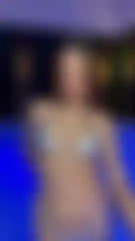 Follándome la garganta en la piscina hasta hacerme llorar. Desbloquea el video completo y mírame tragármelo todo.
