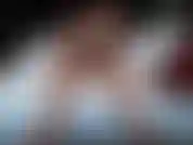 Chupo la polla y luego busco sexo al estilo perrito durante mucho tiempo. Le encanta mirar cam2cam mientras tiene sexo con bo blake y su polla gruesa.