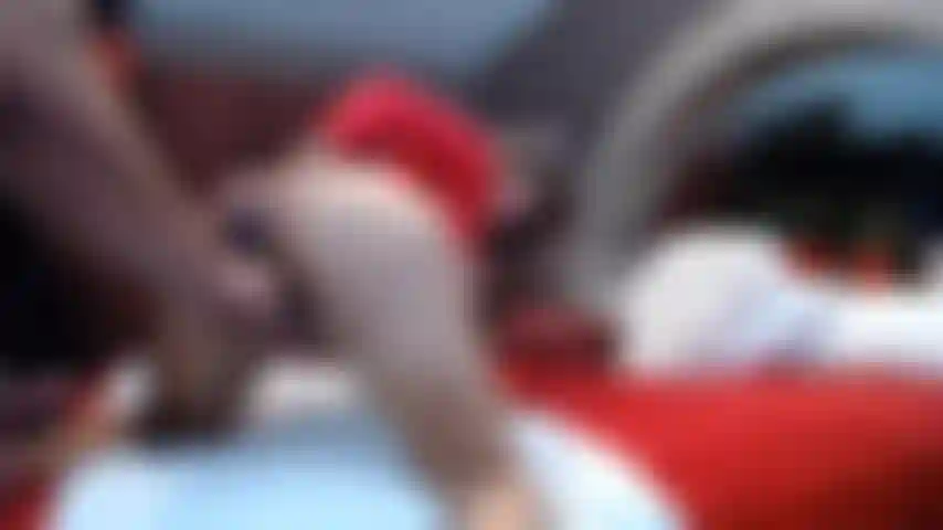 Jugueteo en mi culo mientras tomo la polla gruesa de bo blakes también.