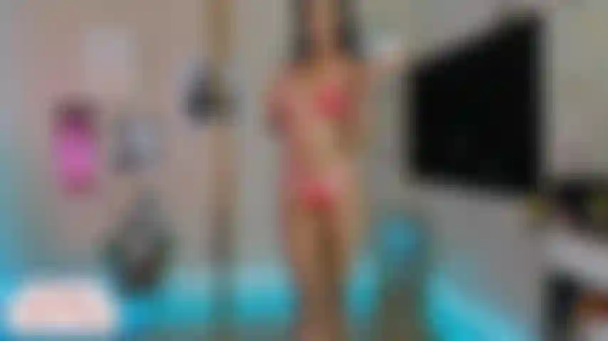 Adoración de tetas de cumpleaños. Lamiendo el glaseado de mis tetas mientras las adoro.