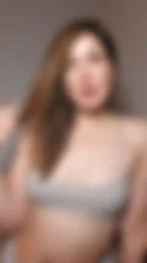 Caricias para mí: incluye una descripción detallada de cómo me gustaría que me caricias y cómo me servirías. Termina con una cuenta regresiva ven. Todo el video está filmado con un intenso contacto visual.