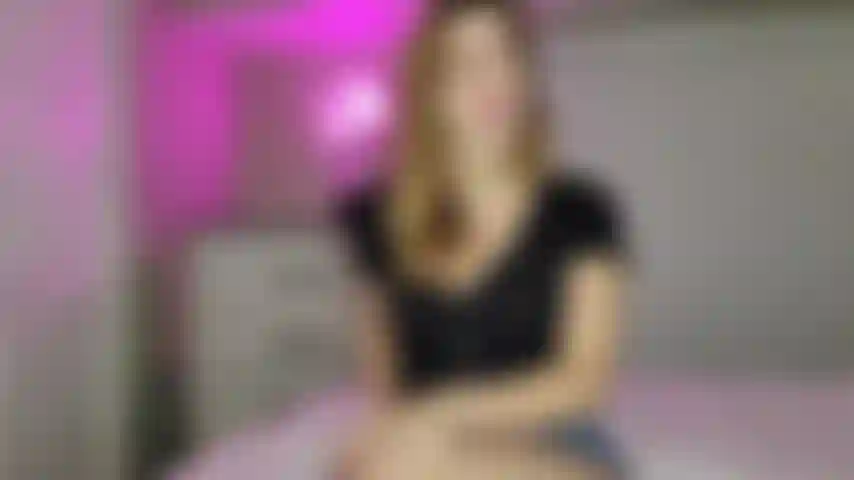 Año nuevo, nueva tú: celebremos el año nuevo contigo vistiéndote en lencería, enchufándote, enjaulándote y metiéndose en la licuadora. ¡Todo mientras a ti te niegan!