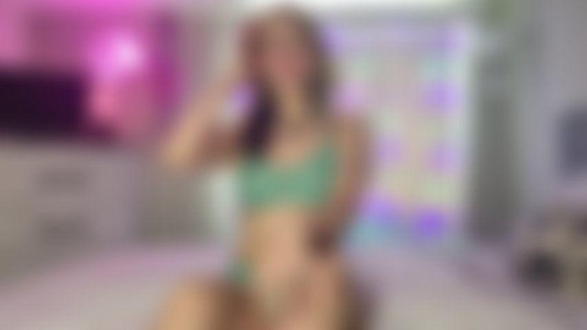 Joi con cuenta regresiva para el semen: ¡es hora de adorar a tu diosa en lencería sexy! Sé que te pones nerviosa cuando te dejo acariciar, ¡pero hoy voy a ser amable! Este video termina con una cuenta regresiva para el semen... ¡Disfrútalo!