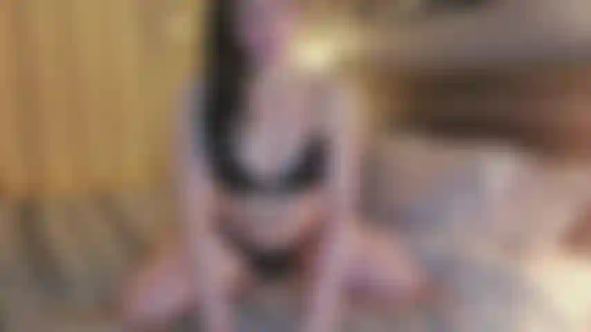 Soportando este culo: en este video burlón te digo cuánto desearías tenerte atada a esta cama, hecha para soportar mi asfixiante sentada en la cara. Incluso iría tan lejos como para sugerir que incluso podría disfrutar de sentarme en la cara más que tú!