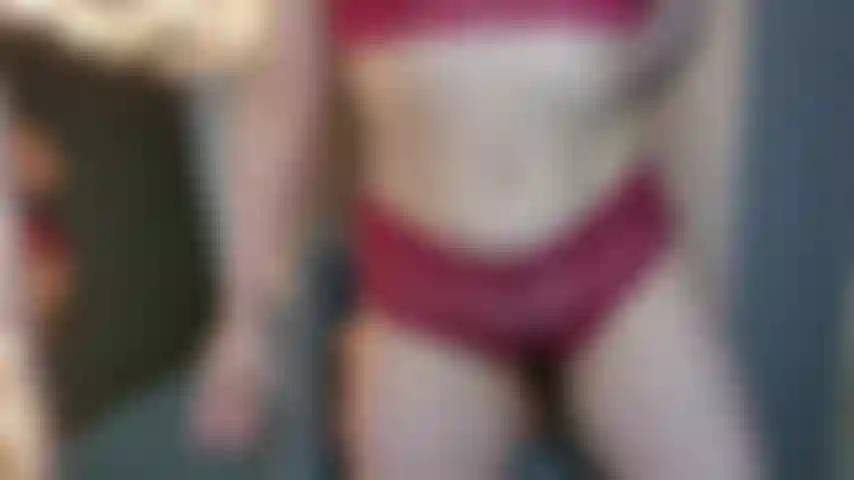 Striptease: simplemente me desnudo completamente en este. Discuto la situación contigo y me divierto con tu reacción a mis burlas!