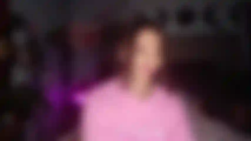 Nena malcriada se folla una gran polla al perdedor.