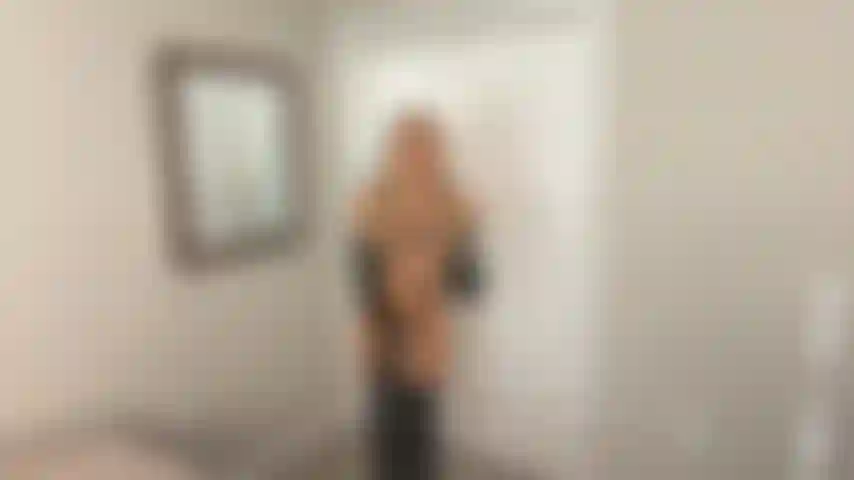 Adicta al látex y al porno joi.