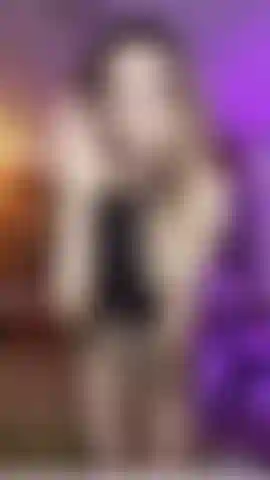 These new shorts are so tight.. I need someone to worship my ass on their knees.