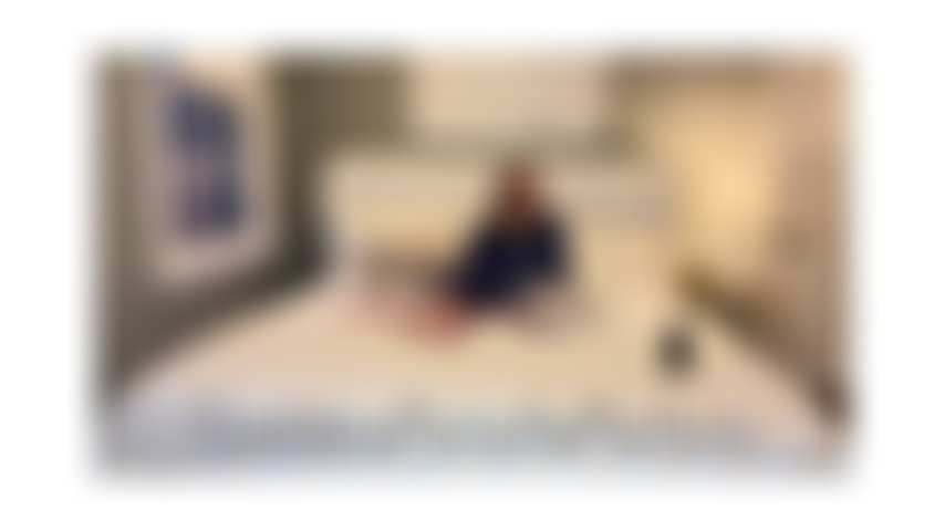 La diosa porsche perkins se desliza, frota y acaricia su bonito coño en sus bragas. Volviéndote loco mientras te muestra lo justo para que te sigas masturbando y pidiendo más.