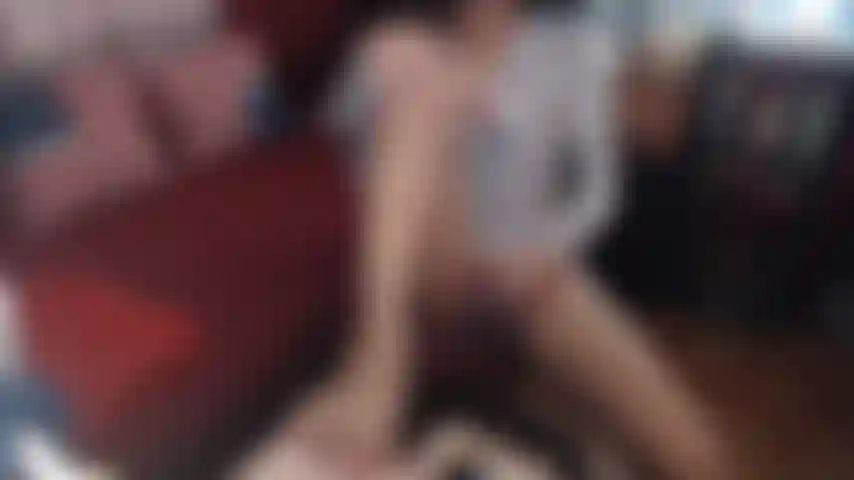 ¿Estás lista para lamer mis pies hasta mis 8 pulgadas?