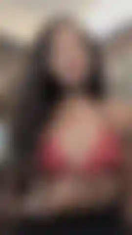 La diosa robin es tu nueva esposa malcriada y malcriada. Te controlo a ti y a tu billetera 24/7. Este es un video que debes comprar. Mucha humillación, mocosa sexy.
