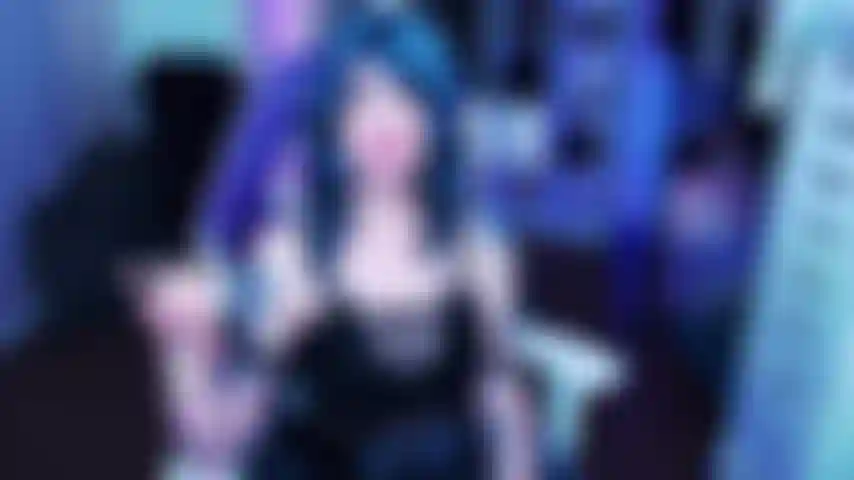 Olfateando el culo, lamiendo los pies y adorando el cuerpo para simps.