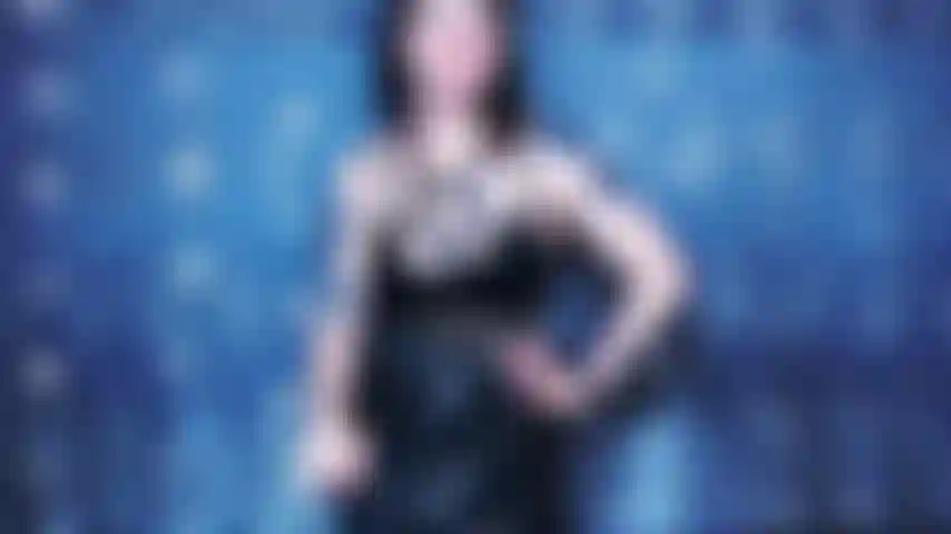 Sissy entrenando con la diosa valquiria!