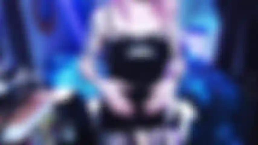 La diosa del látex te golpea el culo con su gran strapon! Goon para mí!