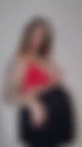 Muy embarazada, paseo y desnudo, video completo.